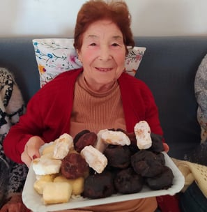 Pasto equilibrato servito agli ospiti della casa per anziani a Siracusa
